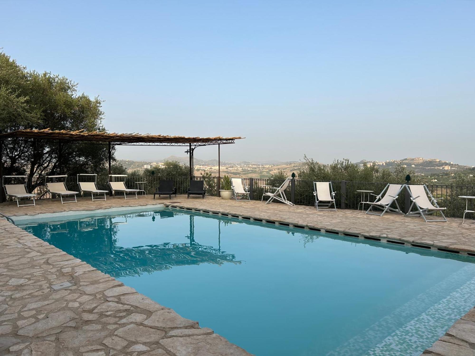 Roba Degli Ulivi Bed & Breakfast Agrigento Eksteriør bilde